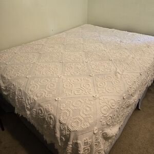 Vintage Hobnail Bedspread